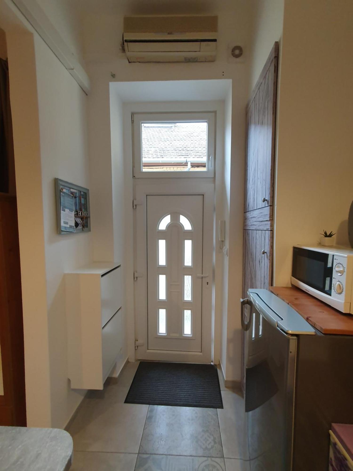 Cozy Studio With Air Condition Freshly Renovated Budapest Exterior photo